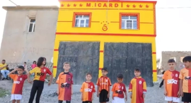 Fanatik Galatasaraylı evini sarı kırmızıya boyatıp ünlü yıldızın adını yazdı