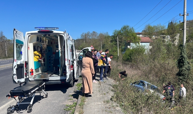 Feci kaza! Otomobil şarampole uçtu