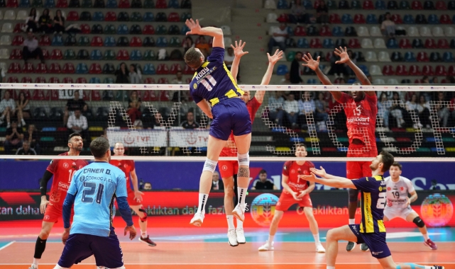 Fenerbahçe, Efeler Ligi'nde finalde