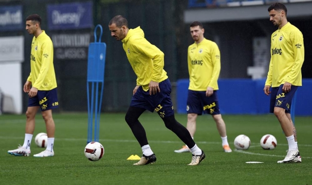 Fenerbahçe, Sivasspor maçı hazırlıklarına devam etti