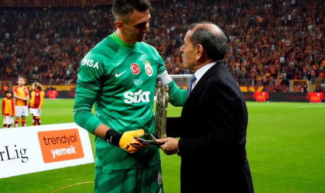 Fernando Muslera, 5. kez 'dalya' dedi