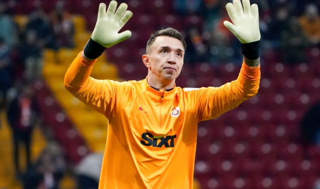 Fernando Muslera 5. kez 'dalya' diyecek