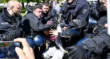 Gazze'ye destek çıkan protestoculara sert muamele