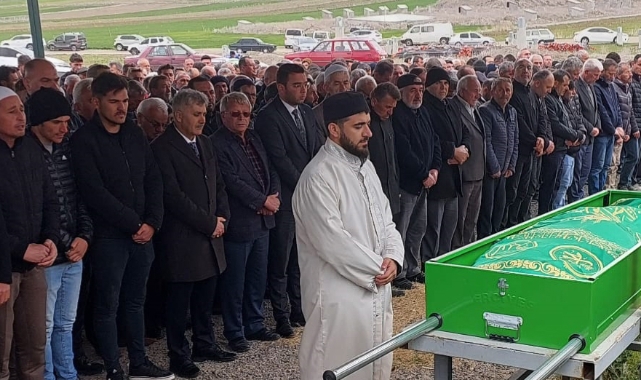 Göçük altında kalarak vefat eden işçi toprağa verildi