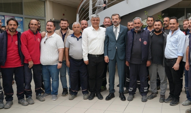 Gürsu Belediyesi’nde başkana coşkulu karşılama