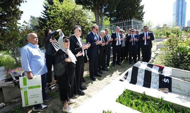 Hakkı Yeten kabri başında anıldı