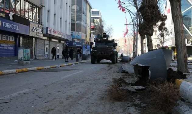 İki ilde gösteri ve yürüyüşler yasaklandı
