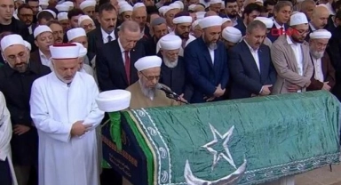 İsmailağa Cemaati'nin lideri Hasan Kılıç toprağa verildi