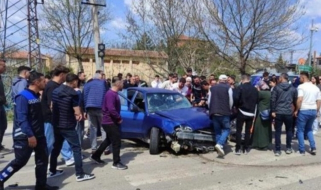 Isparta'da kaza: Otomobil ile motosiklet çarpıştı!
