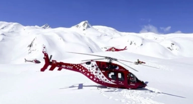 İsviçre Alplerinde helikopter düştü