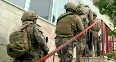 İzmir’de FETÖ operasyonu yapıldı