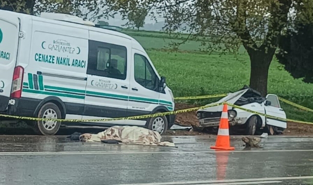 Kamyonet ile otomobil çarpıştı! 2 ölü, 5 yaralı