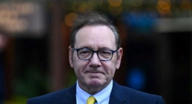 Kevin Spacey belgeseli geliyor