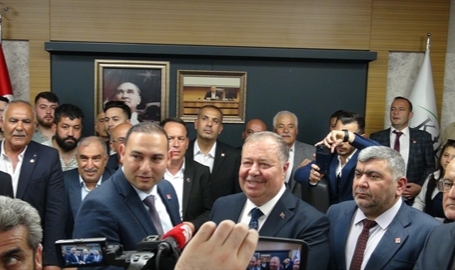 Kilis Belediyesi'nde devir teslim yapıldı