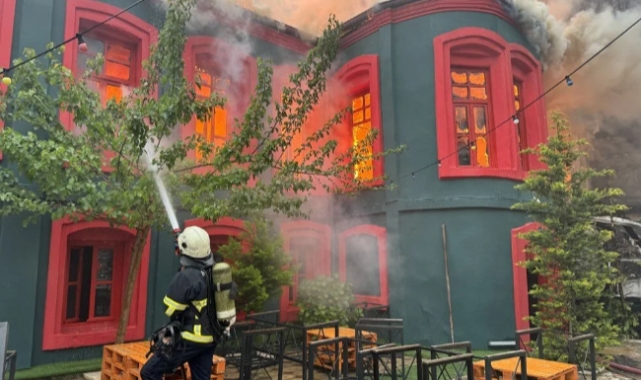 Kırklareli'nde tarihi binada yangın çıktı