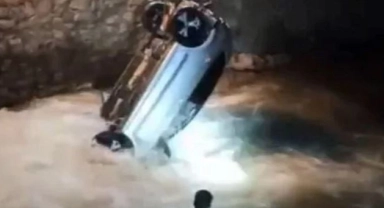 Kontrolden çıkan otomobil dereye uçtu: 4 ölü 1 yaralı