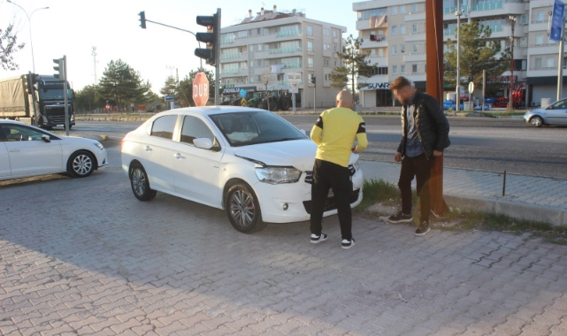 Konya’da üç araç çarpıştı: 3 yaralı
