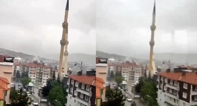 Korku dolu anlar! Minare böyle yıkıldı...