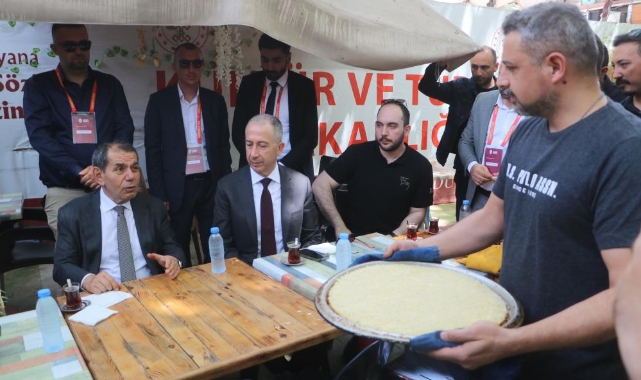Künefe ustası, Galatasaray Başkanı Dursun Özbek’i gülümsetti