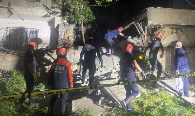 Metruk bina çöktü, vatandaşlar korku dolu anları anlattı