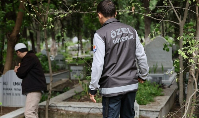 Mezarlıkta sahte hoca avı