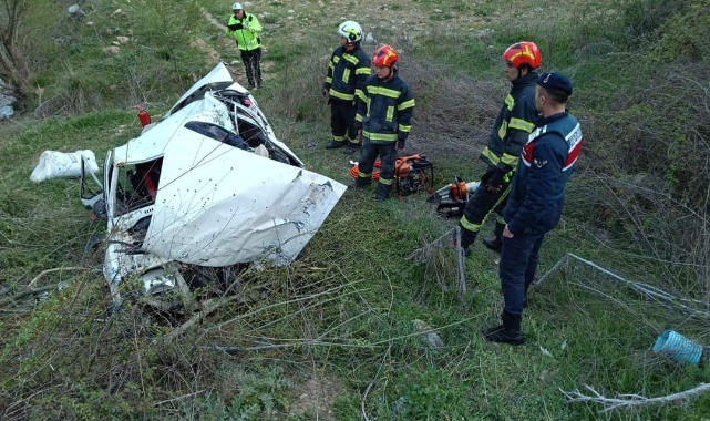 Motosiklet ile otomobilin karıştığı kazada 3 kişi öldü