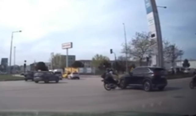 Motosiklet TOGG'a böyle çarptı