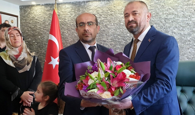 Orhaneli Belediye Başkanı Tayır mazbatasını aldı