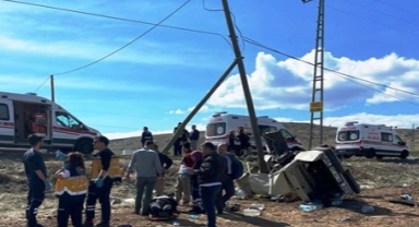 Otomobil şarampole yuvarlandı; 6 yaralı