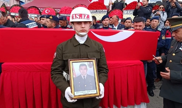 Pençe-Kilit şehidine gözyaşlarıyla veda