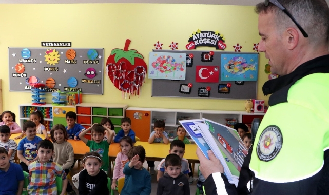 Polis amcaları çocukları unutmadı