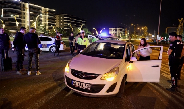 Polisin alkollü sürücü ile imtihanı!