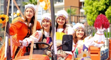 Portakal Çiçeği Karnavalı tüm kenti sardı