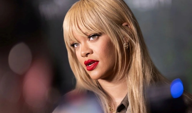 Rihanna artık resmen sarışın!