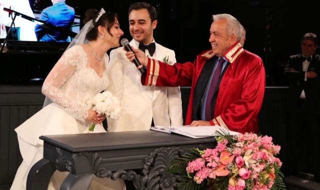 Şadi Özdemir nikah kıydı