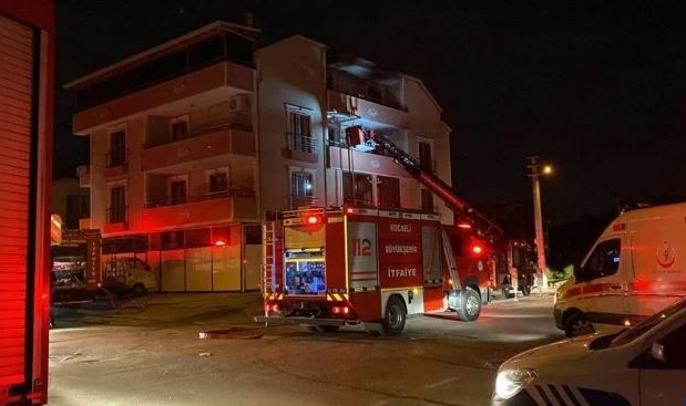 Şarjda unutulan süpürge bir anda patladı