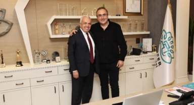 Sunay Akın Şadi Özdemir'i ziyaret etti
