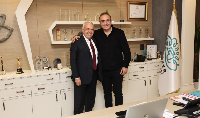 Sunay Akın Şadi Özdemir'i ziyaret etti