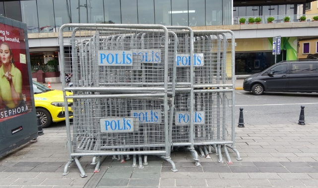 Taksim'de 1 Mayıs hazırlıkları başladı!
