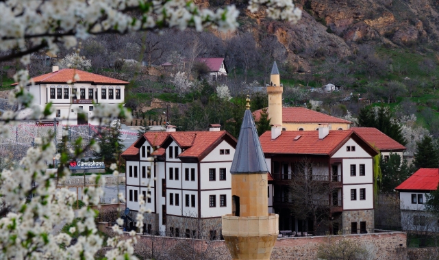 Tarihi mahalleyi gören hayran kalıyor!