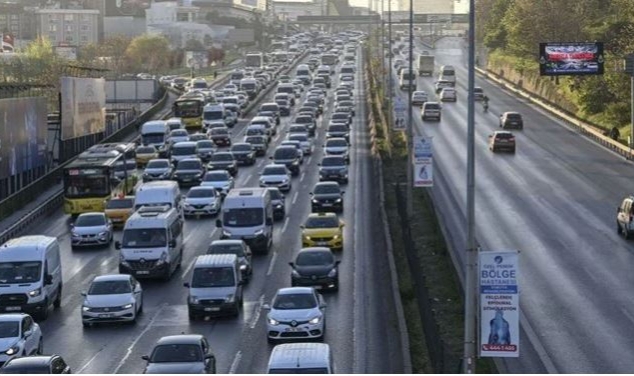 Tatil dönüşü trafik çilesi yeniden başladı