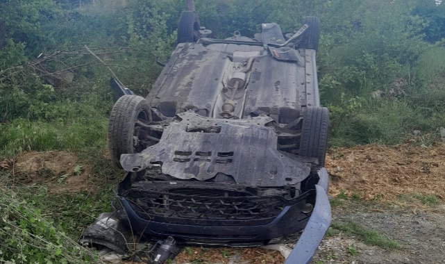 TIR'ın arkadan çarptığı otomobil takla attı; 3 yaralı