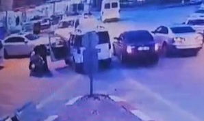 Trafikte çıkan yol verme kavgası kanlı bitti: 3 yaralı