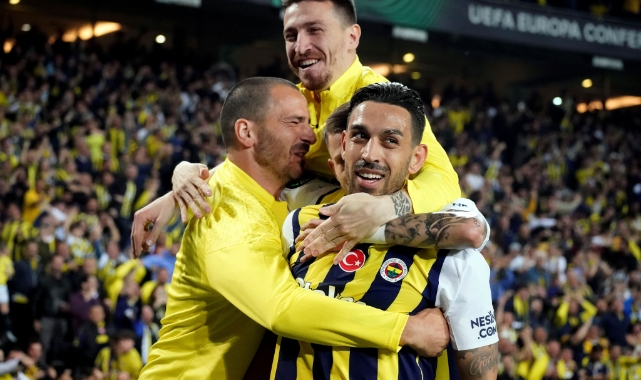 UEFA Avrupa Konferans Ligi: Fenerbahçe: 1 - Olympiakos: 0 (İlk yarı)
