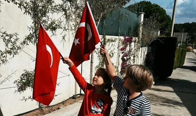 Ünlülerden 23 Nisan mesajları