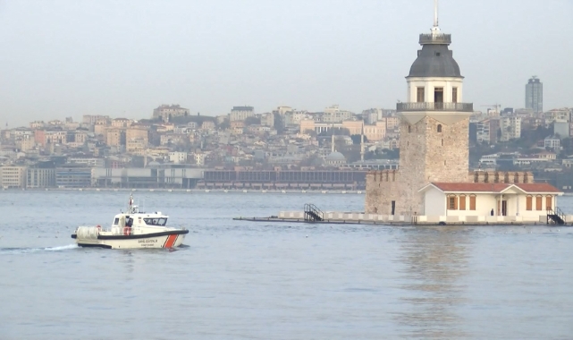 Üsküdar'da denizde yüzerken kayboldu, arama çalışması başladı