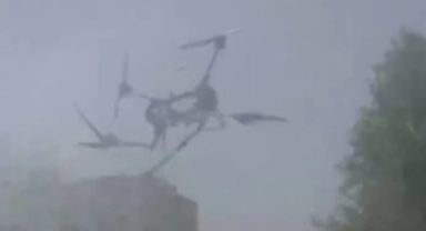 Yangın söndürme dronu yere çakıldı