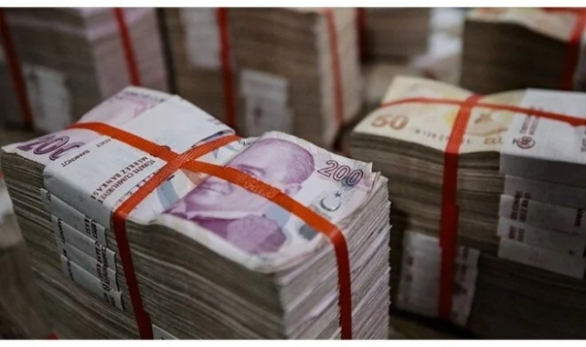 Yeni banknotlar tedavüle verildi