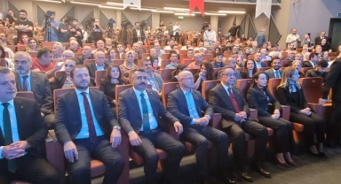 Yıldırım Belediye Başkanı Oktay Yılmaz mazbatasını aldı
