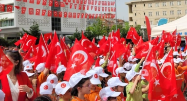 Yıldırım Belediyesi 23 Nisan coşkusuna ev sahipliği yaptı